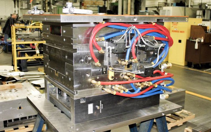 ppt12-1_800x500 A Paragon D&E plastic injection molding machine